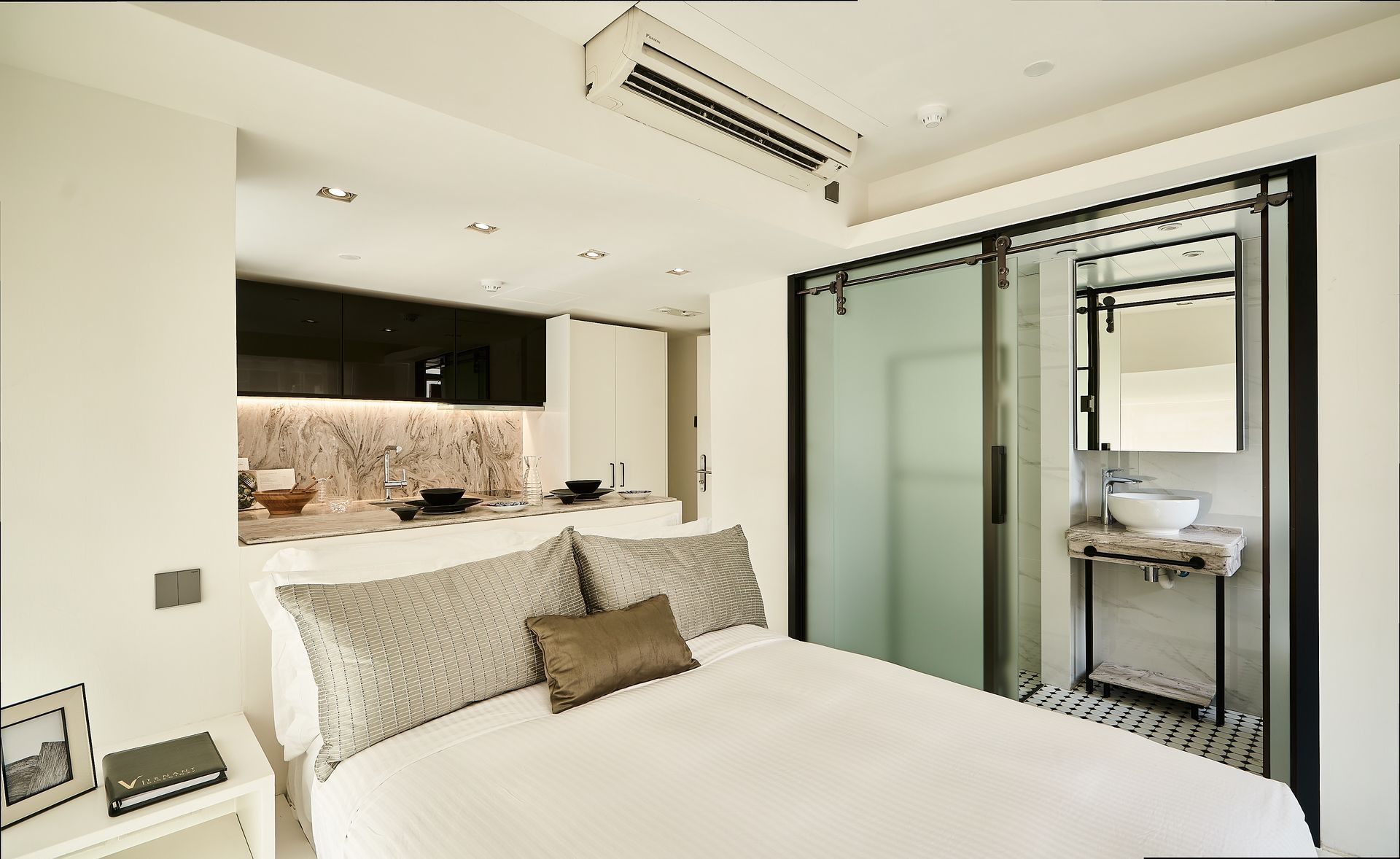 The V Causeway Bay Serviced Apartments Spark Studio - Deluxe