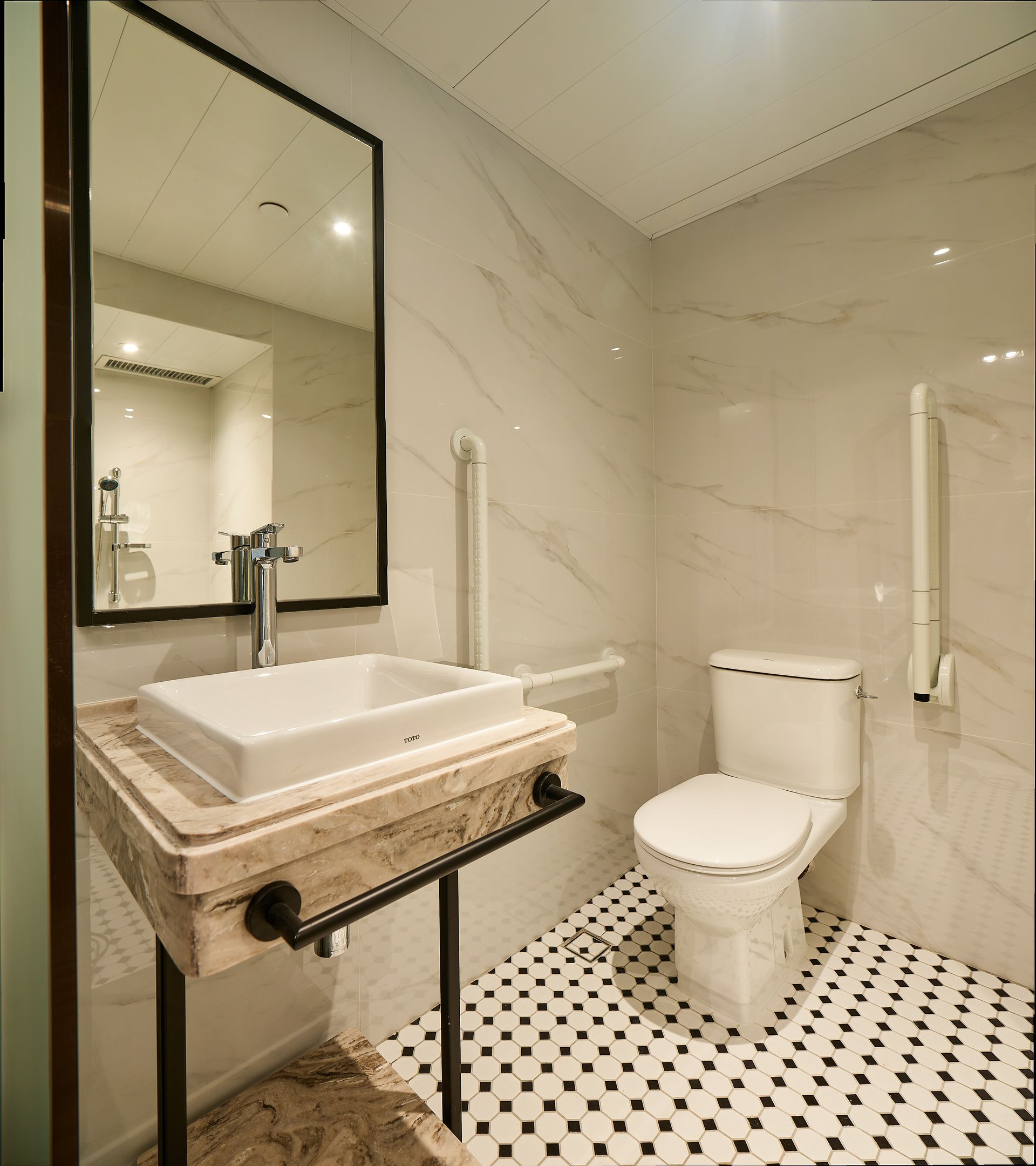 The V 銅鑼灣怡和街服務式住宅高級公寓浴室