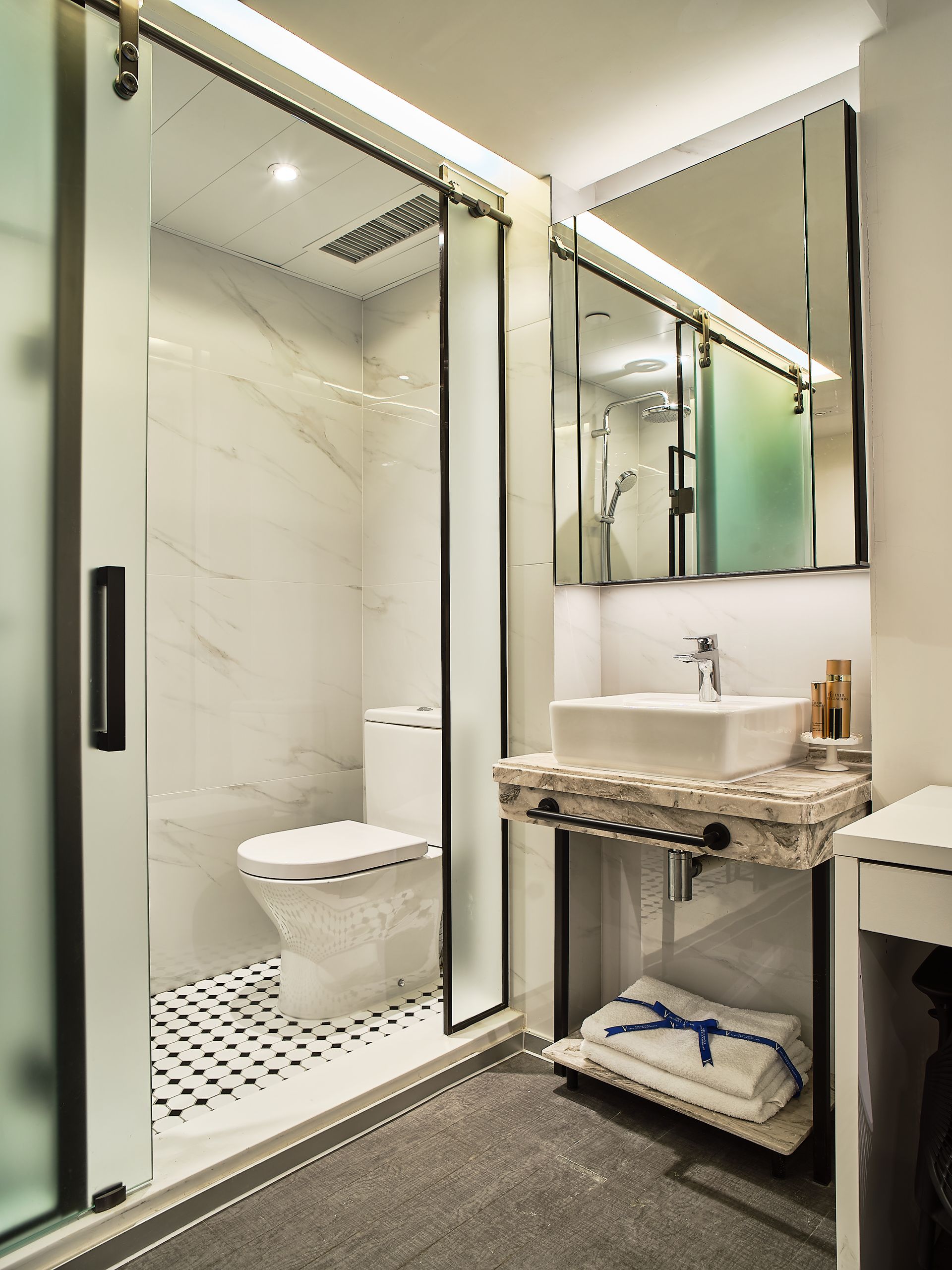 The V 銅鑼灣怡和街服務式住宅高級公寓浴室