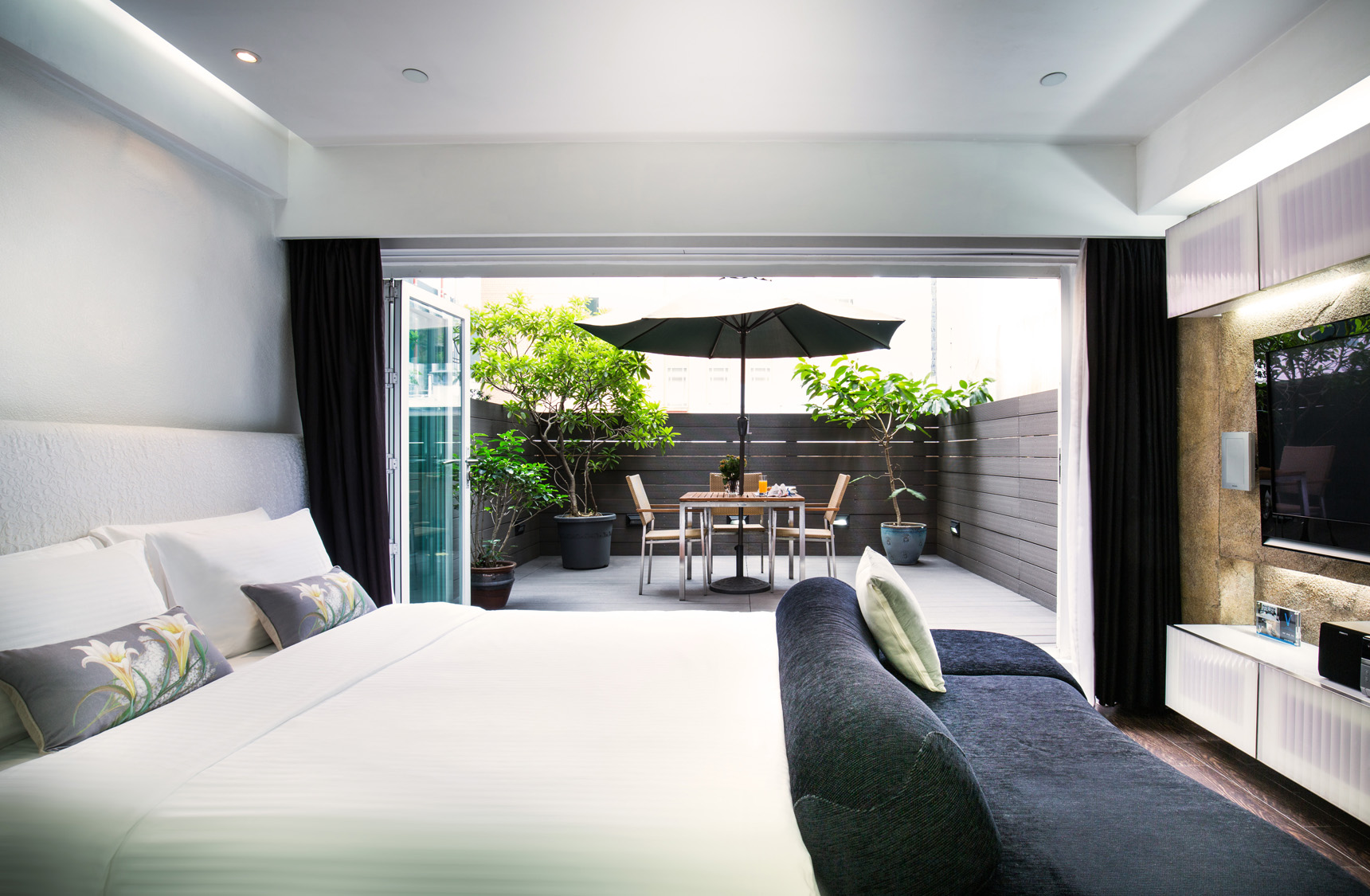 Garden Suite with exclusive Terrace at The V Wan Chai Serviced Apartment